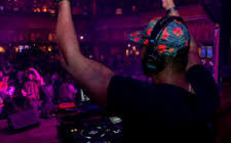 Top-Rated DJ Services for High School Parties in Chicago, IL