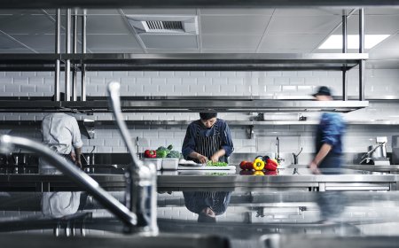 From Farm to Fork to Cloud to Curb: A Deep Dive into the Exploding Market – Cloud Kitchen Analysis Edition