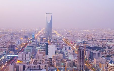 Where is the hottest place in Saudi Arabia?