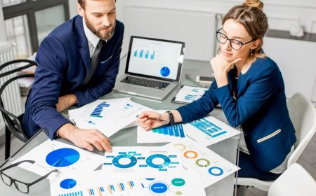 "Visual Voices: Exploring the Impact and Role of Graphic Communication in the Modern World"