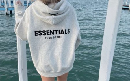 Essentials Hoodie: The Staple of Modern Streetwear